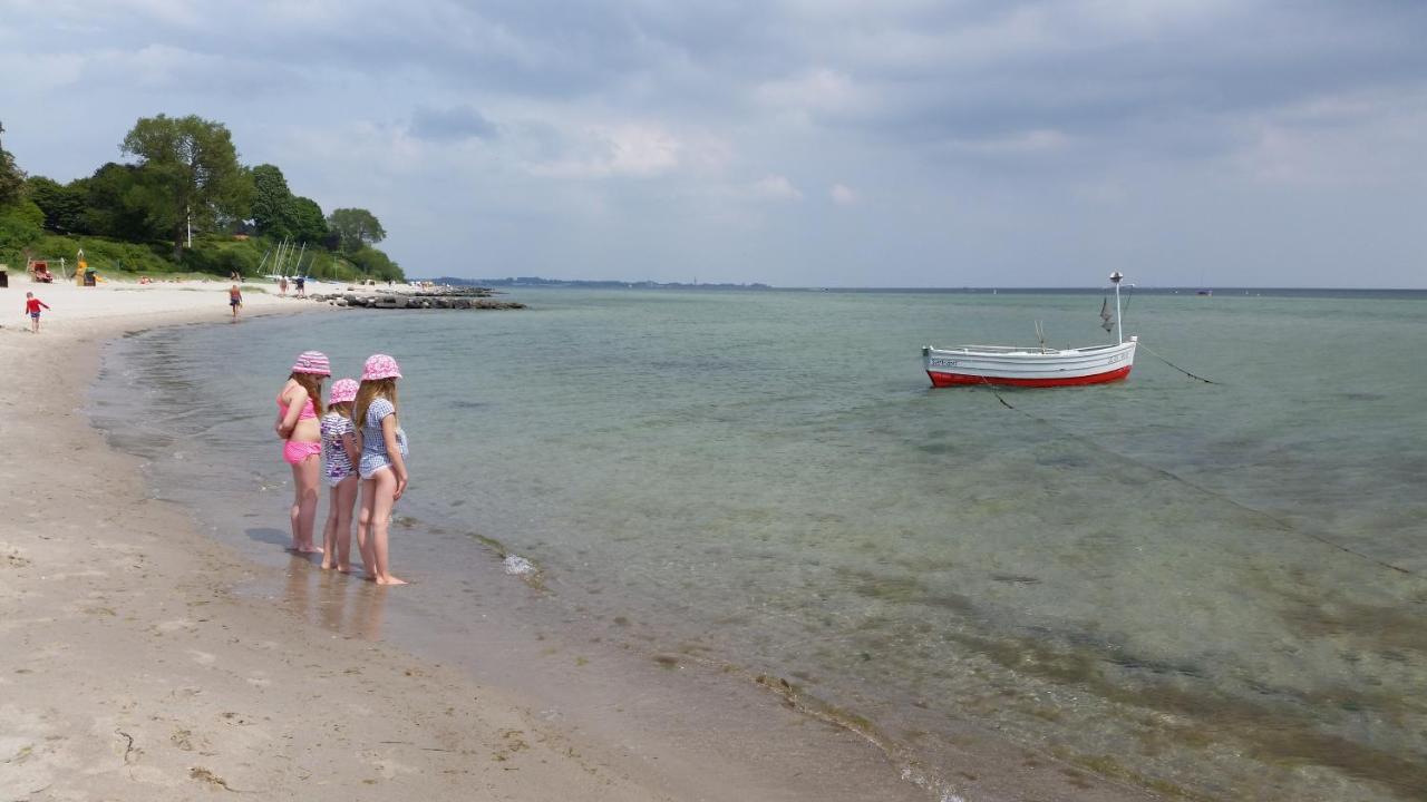 Zum Wohlfuehlen Ferienwohnung Fuer Max 5 Erwachsene Und 1 Kind, Schwimmbad Vor Der Tuer, Tiere Erlaubt Sierksdorf Exterior foto